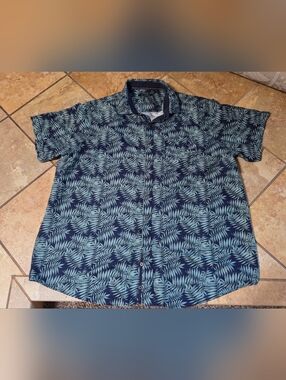 SYNERGY Men's 3XLT Casual Button Down Palm Leaf Pattern Shirt. Gently Worn.
